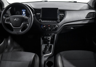 Подержанный автомобиль Hyundai Solaris Sedan 2020 года (14 фото)