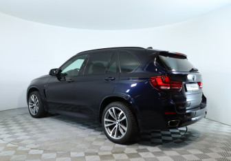 Подержанный автомобиль BMW X5 2017 года (8 фото)