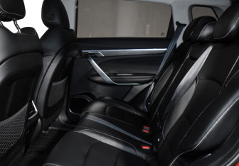 Подержанный автомобиль Geely Atlas Pro 2023 года (13 фото)