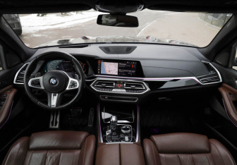 Подержанный автомобиль BMW X5 2019 года (12 фото)