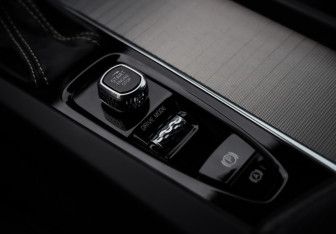 Подержанный автомобиль Volvo XC60 2018 года (19 фото)