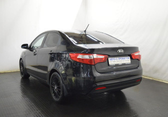 Подержанный автомобиль Kia Rio Sedan 2014 года (7 фото)