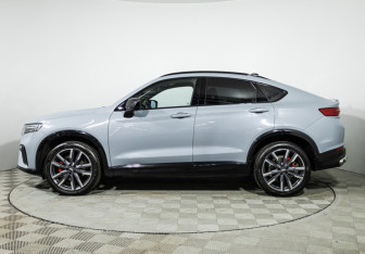 Подержанный автомобиль Geely Tugella 2023 года (8 фото)