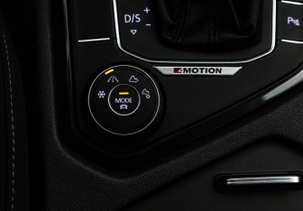 Подержанный автомобиль Volkswagen Tiguan 2019 года (17 фото)