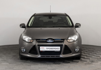 Подержанный автомобиль Ford Focus Hatchback 2012 года (2 фото)