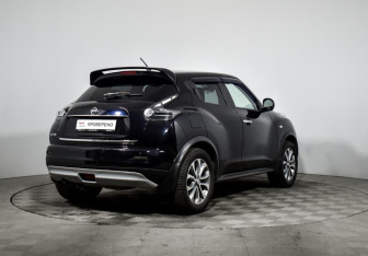 Подержанный автомобиль Nissan Juke 2011 года (5 фото)