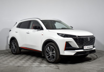 Подержанный автомобиль Changan UNI-S 2024 года (3 фото)