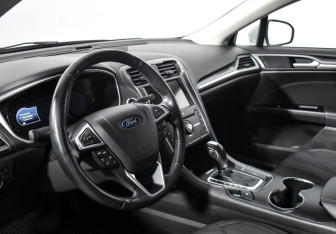 Подержанный автомобиль Ford Mondeo Sedan 2019 года (9 фото)