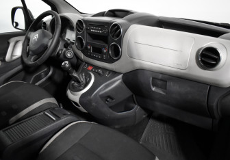 Подержанный автомобиль Citroen Berlingo 2013 года (12 фото)