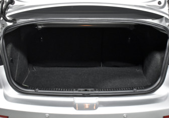 Подержанный автомобиль Mazda 3 Sedan 2007 года (18 фото)