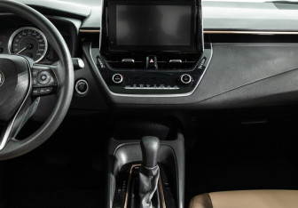 Подержанный автомобиль Toyota Corolla Sedan 2021 года (14 фото)