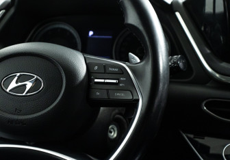 Подержанный автомобиль Hyundai Sonata 2021 года (17 фото)