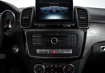 Подержанный автомобиль Mercedes-Benz GLE 2015 года (18 фото)
