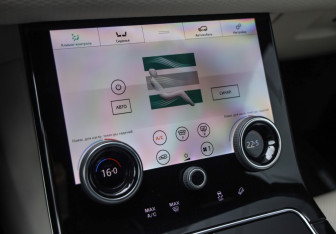 Подержанный автомобиль Land Rover Range Rover Velar 2017 года (21 фото)