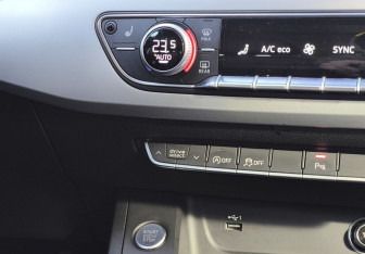 Подержанный автомобиль Audi A4 Wagon 2019 года (24 фото)