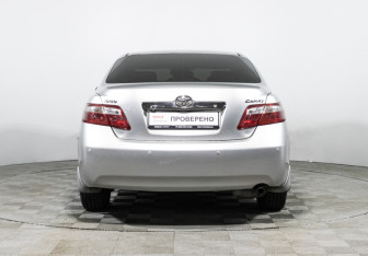 Подержанный автомобиль Toyota Camry Sedan 2010 года (6 фото)