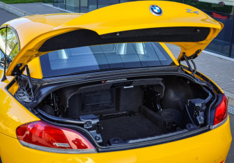 Подержанный автомобиль BMW Z4 Roadster 2011 года (26 фото)