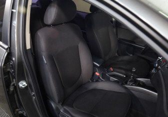 Подержанный автомобиль Kia Cerato Sedan 2013 года (19 фото)