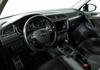 Подержанный автомобиль Volkswagen Tiguan 2018 года (11 фото)