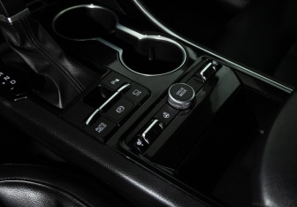 Подержанный автомобиль Kia K5 2020 года (16 фото)