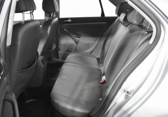 Подержанный автомобиль Volkswagen Jetta Sedan 2008 года (11 фото)