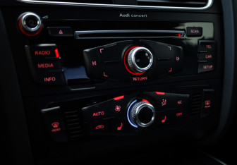 Подержанный автомобиль Audi A5 Coupe 2013 года (17 фото)