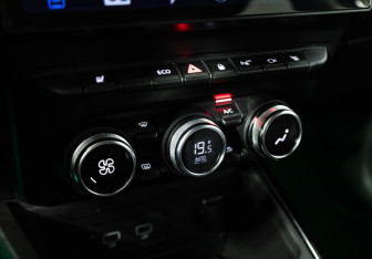 Подержанный автомобиль Renault Duster 2021 года (17 фото)