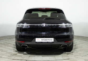 Подержанный автомобиль Porsche Macan 2021 года (6 фото)