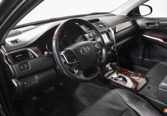 Подержанный автомобиль Toyota Camry Sedan 2012 года (9 фото)