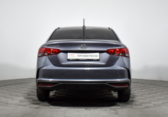 Подержанный автомобиль Hyundai Solaris Sedan 2021 года (6 фото)