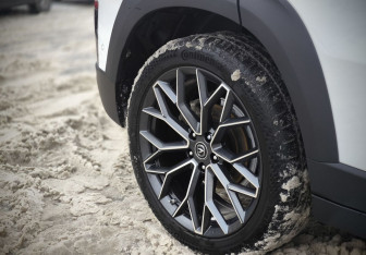 Подержанный автомобиль Changan UNI-T 2023 года (11 фото)