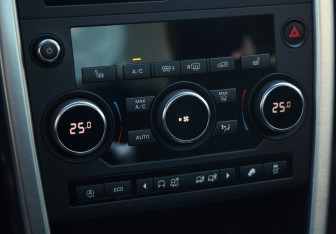 Подержанный автомобиль Land Rover Discovery Sport 2017 года (21 фото)