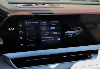 Подержанный автомобиль Geely Monjaro 2022 года (15 фото)