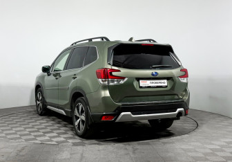 Подержанный автомобиль Subaru Forester Suv 2019 года (7 фото)