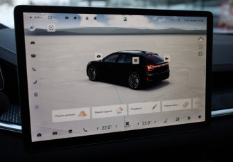 Подержанный автомобиль Zeekr 001 2023 года (16 фото)