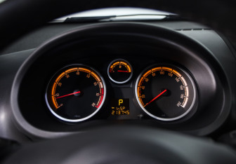 Подержанный автомобиль Opel Corsa 2013 года (13 фото)