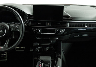 Подержанный автомобиль Audi A5 Coupe 2021 года (14 фото)