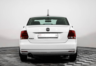 Подержанный автомобиль Volkswagen Polo Sedan 2018 года (6 фото)