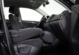 Подержанный автомобиль Volkswagen Tiguan 2011 года (22 фото)
