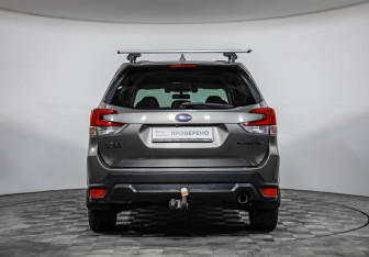 Подержанный автомобиль Subaru Forester Suv 2020 года (6 фото)