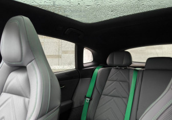 Подержанный автомобиль Zeekr 001 2023 года (27 фото)