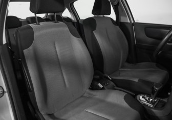 Подержанный автомобиль Citroen C4 Hatchback 2011 года (17 фото)