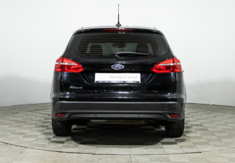 Подержанный автомобиль Ford Focus Wagon 2019 года (6 фото)