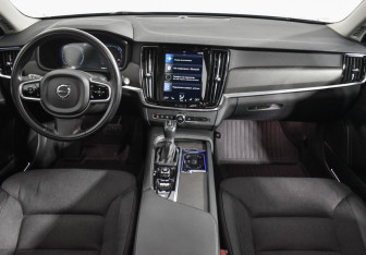 Подержанный автомобиль Volvo V90 Cross Country 2019 года (13 фото)