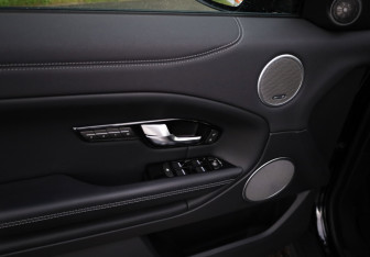 Подержанный автомобиль Land Rover Range Rover Evoque 2017 года (22 фото)