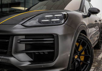 Подержанный автомобиль Porsche Cayenne 2023 года (14 фото)