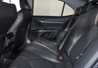 Подержанный автомобиль Toyota Camry Sedan 2018 года (13 фото)
