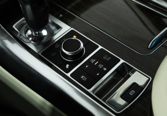 Подержанный автомобиль Land Rover Range Rover Sport 2014 года (18 фото)