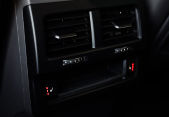 Подержанный автомобиль Volkswagen Touareg 2021 года (22 фото)