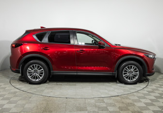 Подержанный автомобиль Mazda CX-5 2017 года (4 фото)